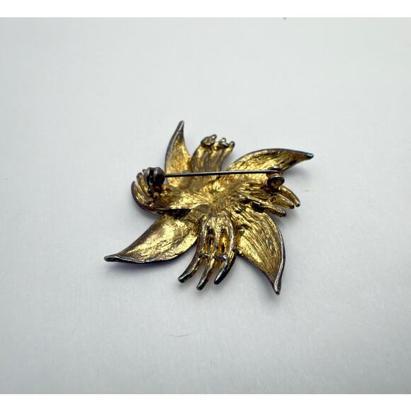 Vintage 70s Sculptural Flower Brooch Purple Enamel & Gold Tone Statement Pin - Picture 3 of 9